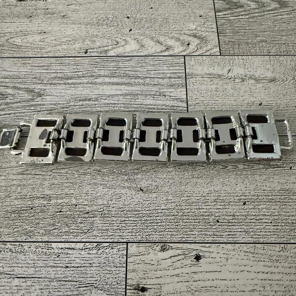 Vintage Wide Chunky Silver Tone Confetti Lucite Link Bracelet Collector’s Item